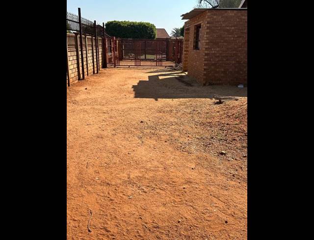 2 BEDROOM HOUSE FOR SALE IN THE ORCHARDS